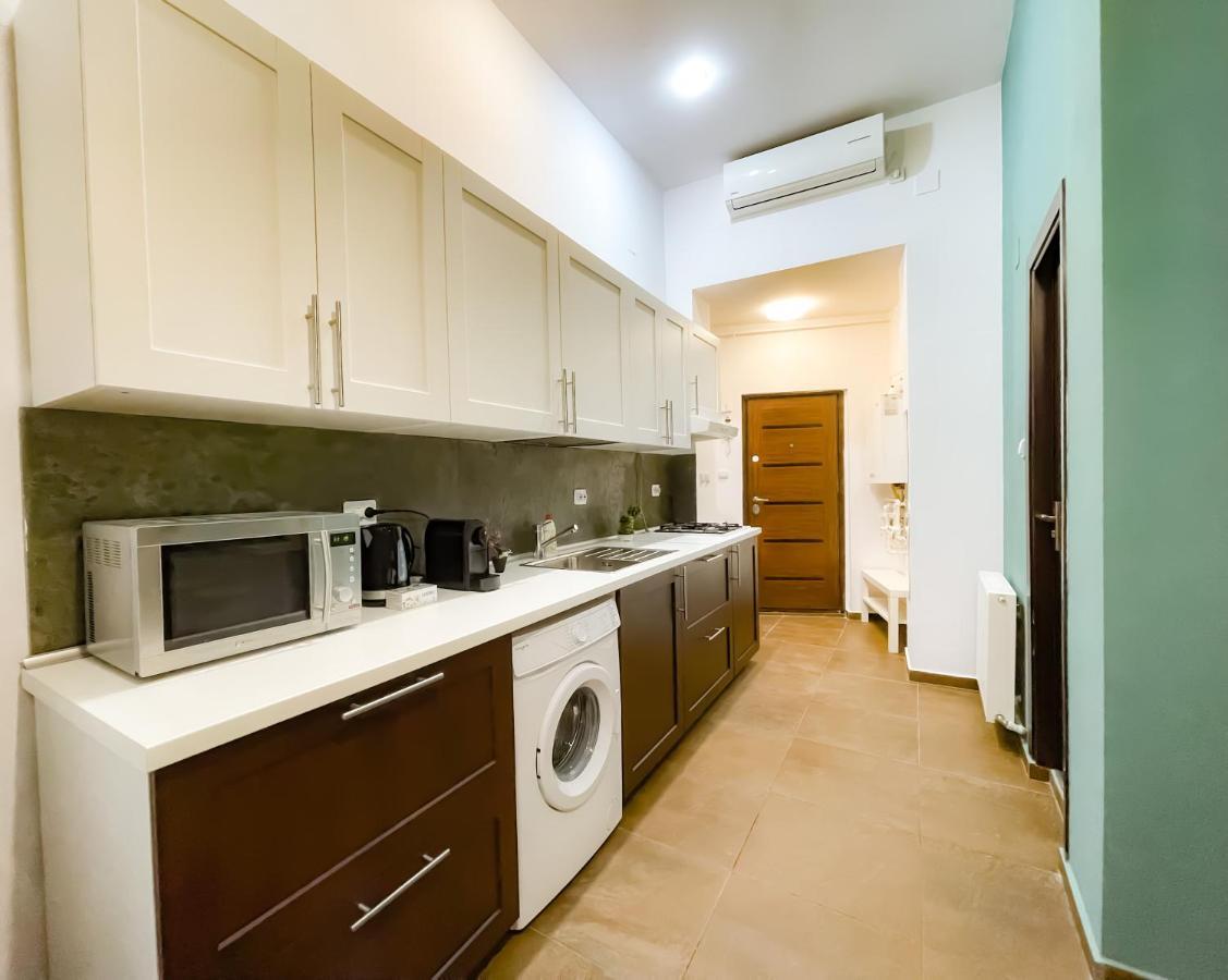 Cool Flat In The Heart Of Bucharest'S Fun And History Apartment Exterior photo