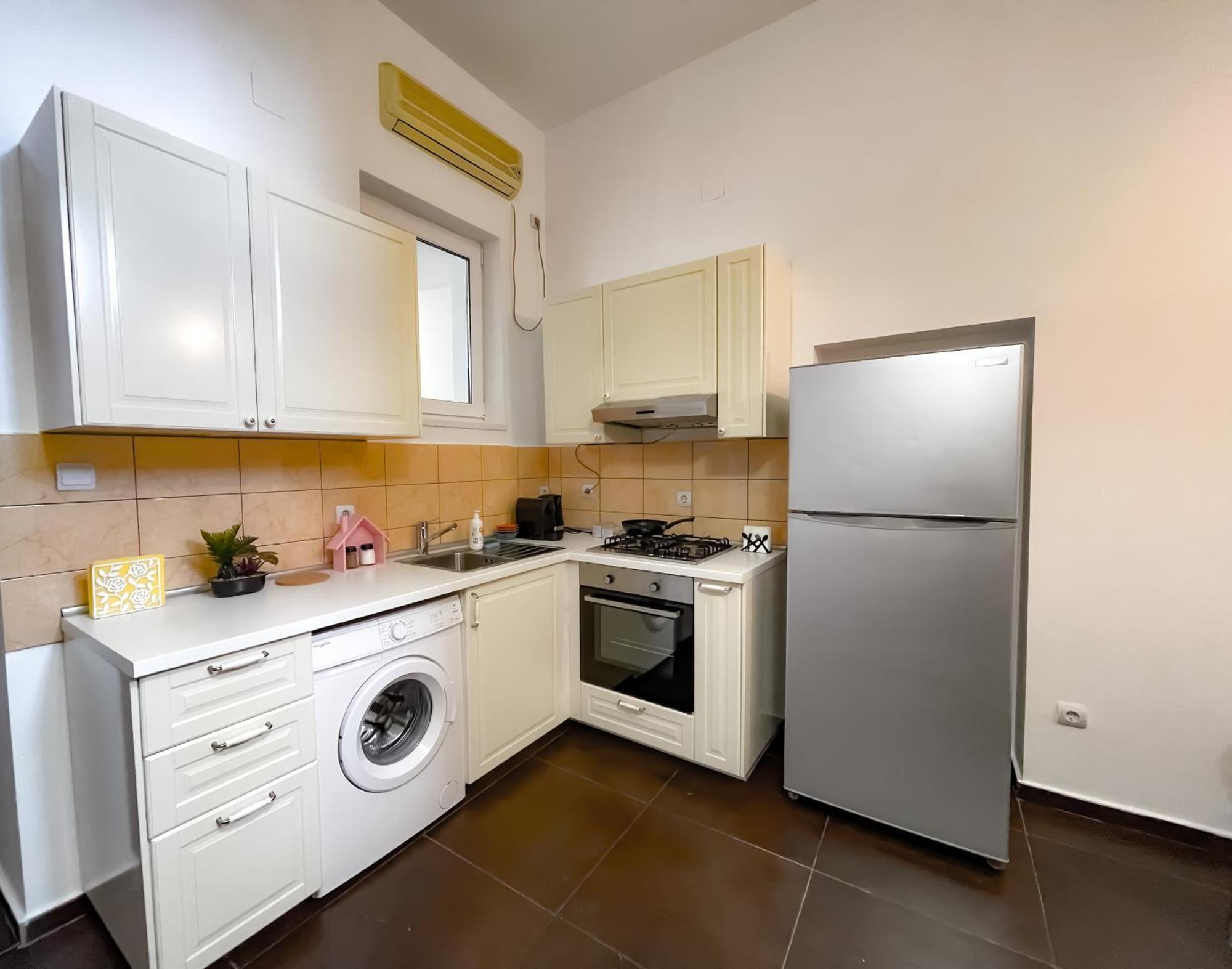 Cool Flat In The Heart Of Bucharest'S Fun And History Apartment Exterior photo